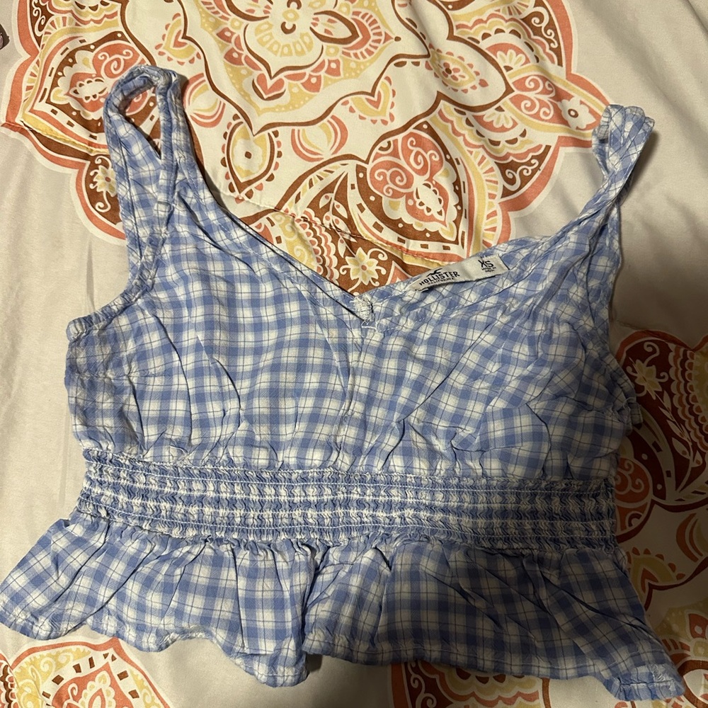 Hollister cropped tank